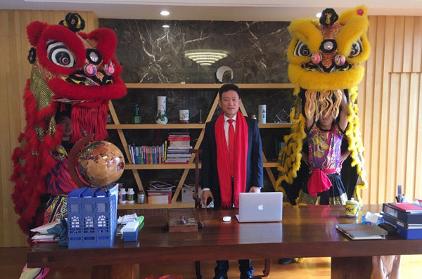 千秋偉業(yè)添錦繡 萬(wàn)里鵬程展宏圖 —— 常青樹舞獅獻(xiàn)瑞賀新春，歡天喜地迎開工！